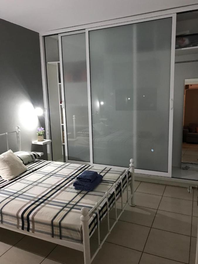 Cozy 1 Bedroom Apartment Close To The Beach Пафос Екстериор снимка